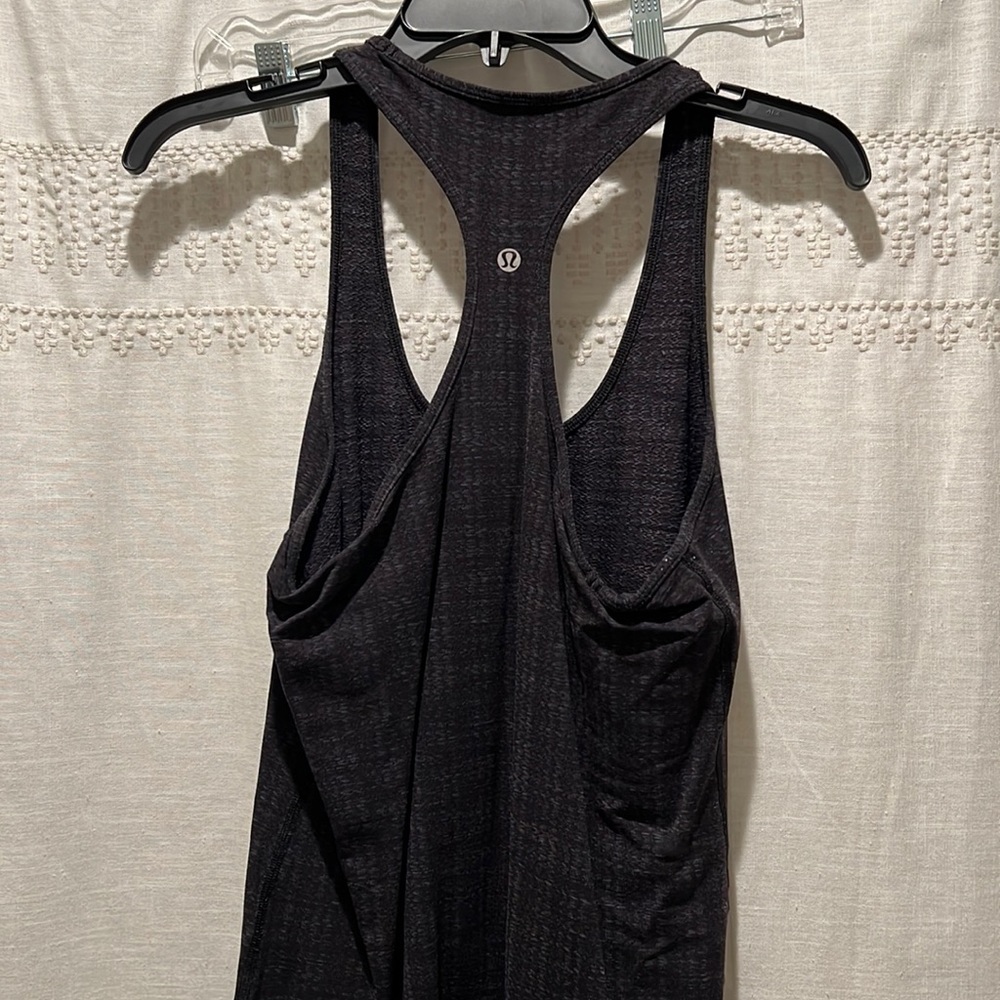 Lululemon tank